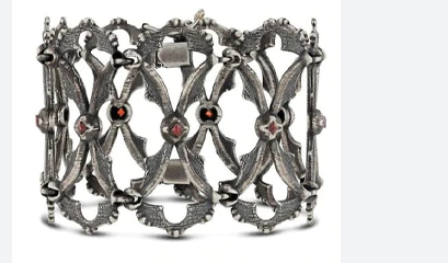 Gothic Couture: Rings That Redefine Edgy Elegance